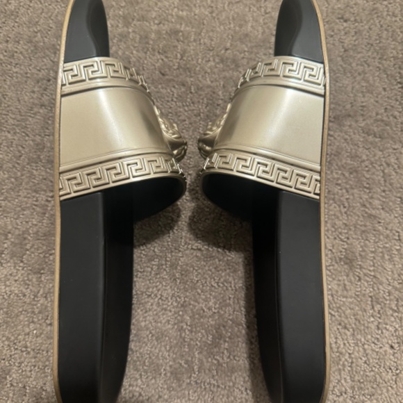 Versace metallic Palazzo Medusa pool slides sandals size 39.5 great condition - Picture 3 of 6